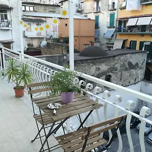 dint-e-viche-e-napule-guest-house.hotels-amalfi.com/
